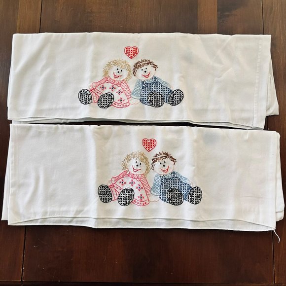 Dolls Embroidered pillowcase set white vintage 1980s Cross Stitch Standard Pair - Picture 2 of 3